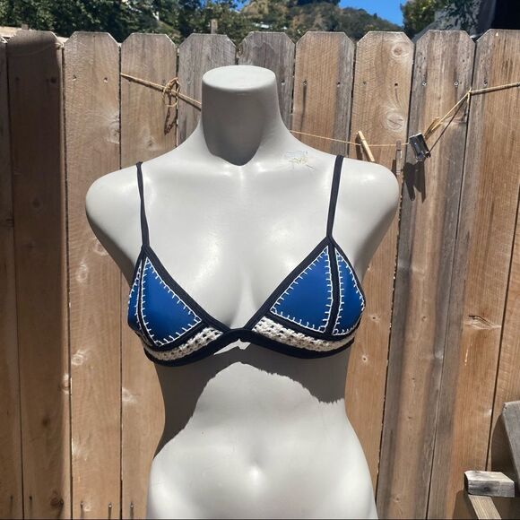 TRIANGL FARRAH - HOTEL CALIFORNIA bikini top Crochet + Neoprene Navy Blue SZ M - Picture 4 of 11